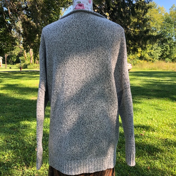 Sweater with Criss-Cross Front, Size L - Picture 4 of 5